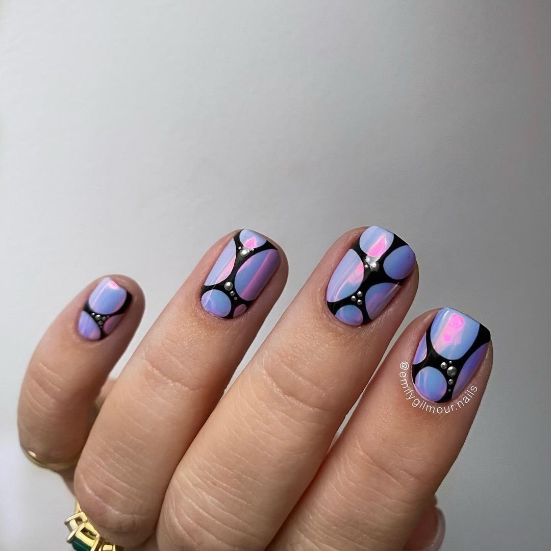 Chromo con líneas negras  — Abby Studio